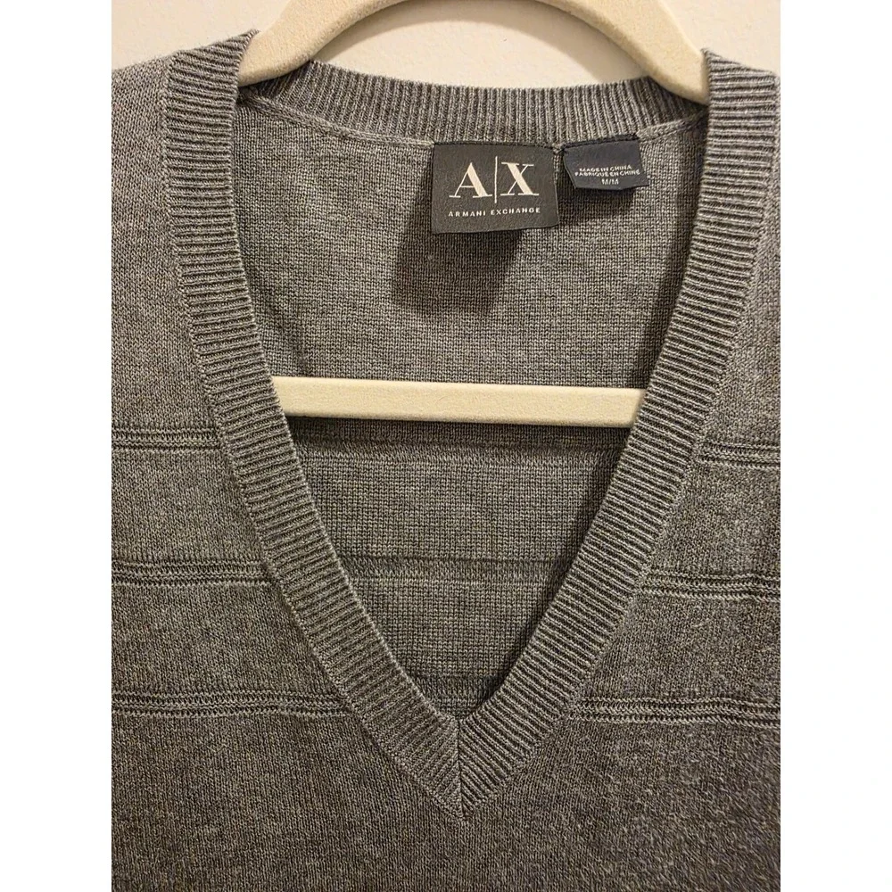 Armani Exchange Mens V-Neck Sweater Gray Textured Stripe AX Logo Medium